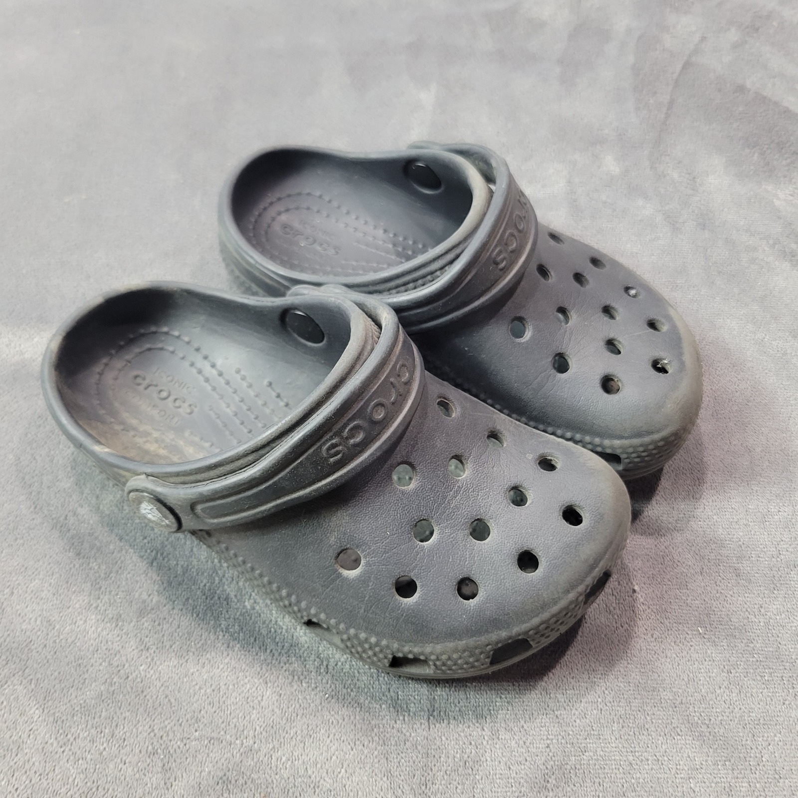 Kids Crocs Size 9 Gray Clogs Slip On Shoes